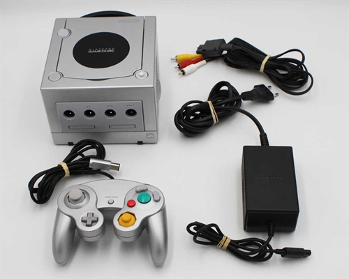 GameCube Console - Silver - SNR DEF10402316 (B Grade) (Used)